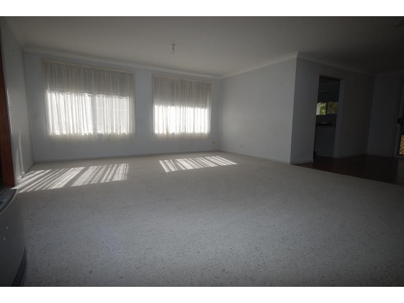 9 Canola Place, Estella NSW 2650