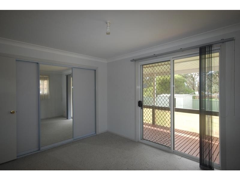 9 Canola Place, Estella NSW 2650