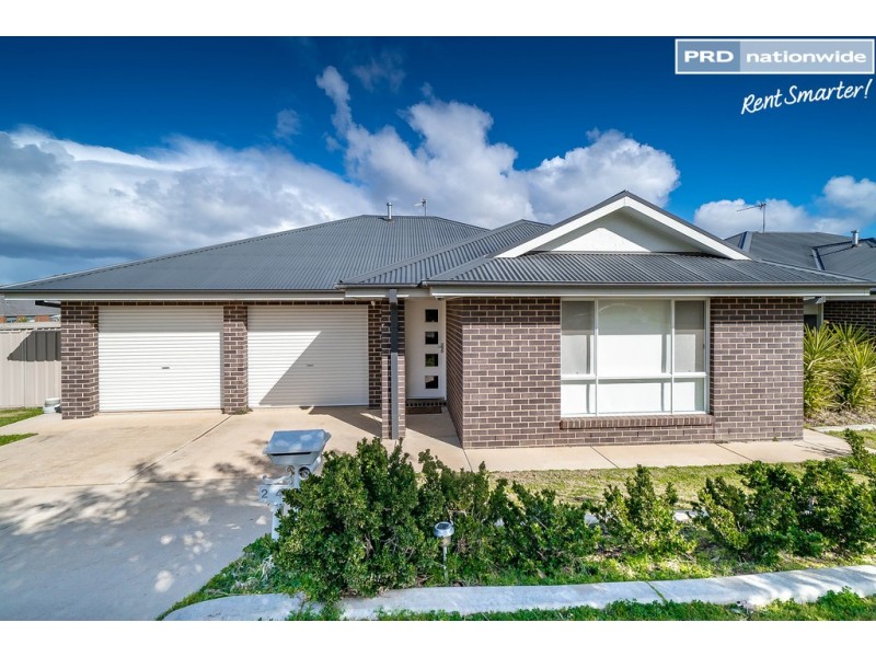 2/41 Breasley Crescent, Estella NSW 2650