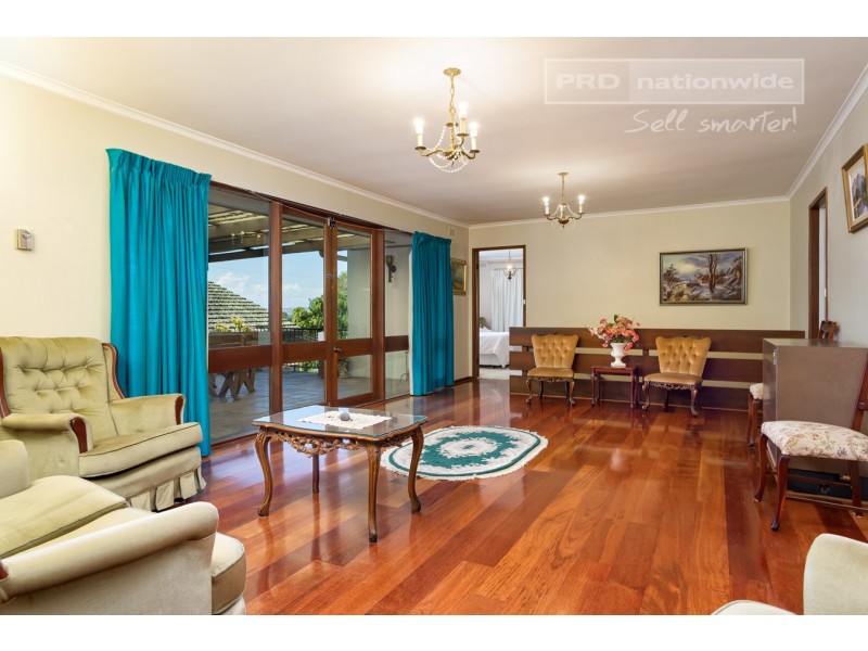 27 Warrawong Street, Kooringal NSW 2650