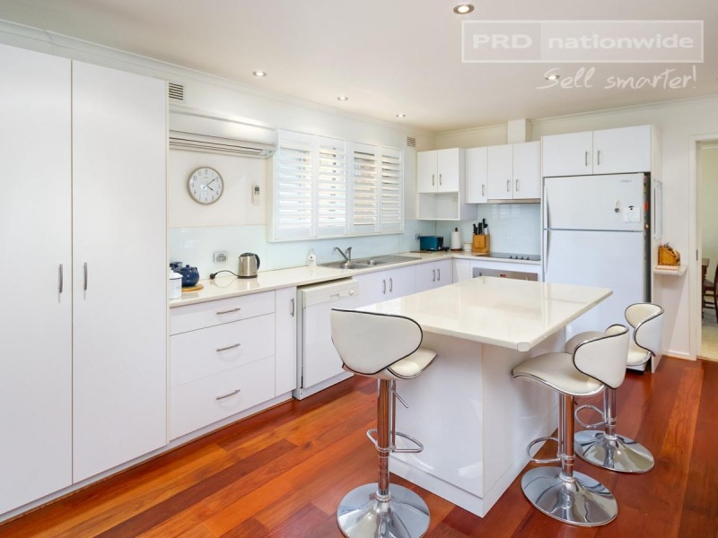 27 Warrawong Street, Kooringal NSW 2650