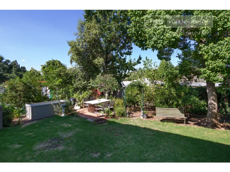 27 Warrawong Street, Kooringal NSW 2650