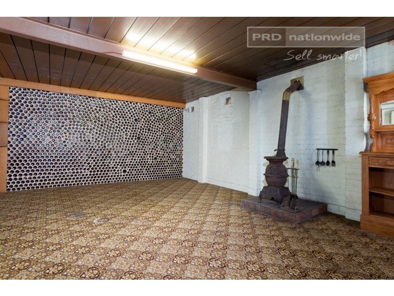 27 Warrawong Street, Kooringal NSW 2650