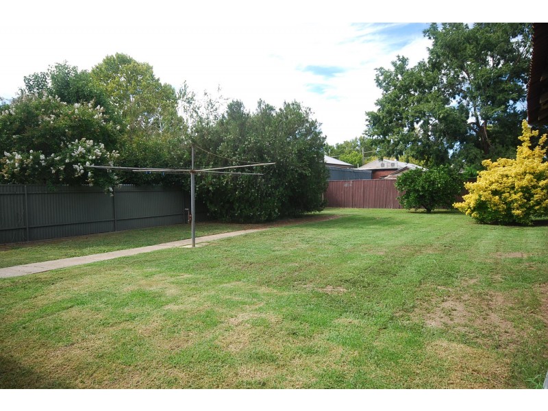 6 Rhoda Avenue, Wagga Wagga NSW 2650