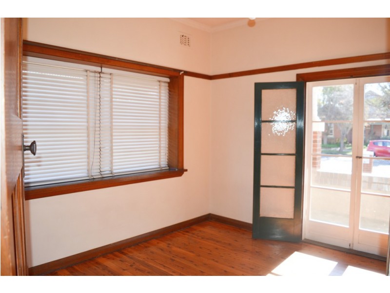 14 Darlow Street, Wagga Wagga NSW 2650