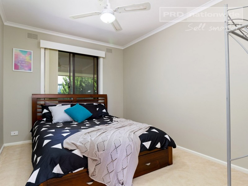 6 Huthwaite Street, Mount Austin NSW 2650