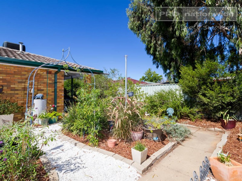2/77 Maher Street, Tolland NSW 2650