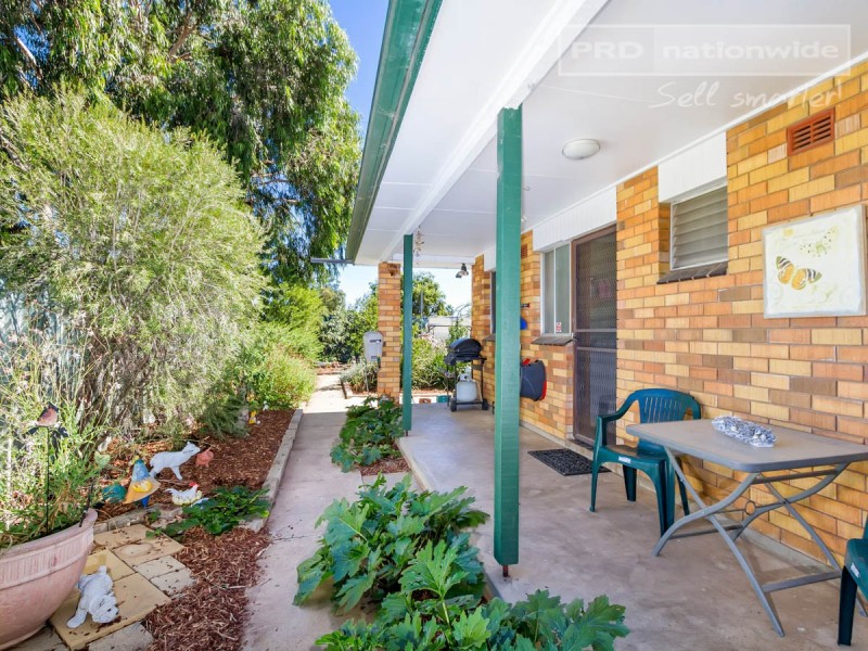 2/77 Maher Street, Tolland NSW 2650