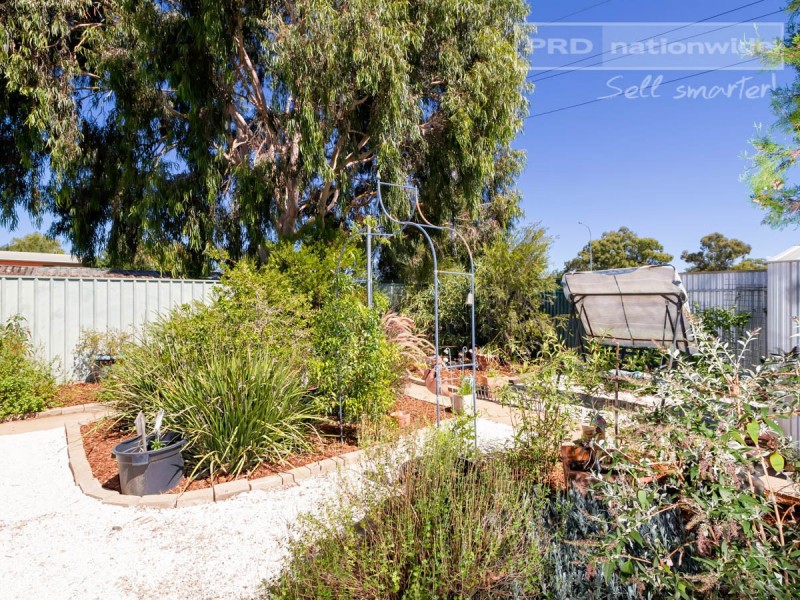 2/77 Maher Street, Tolland NSW 2650