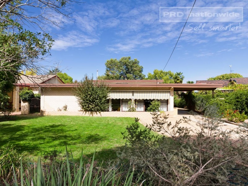 20 Acacia Street, Kooringal NSW 2650