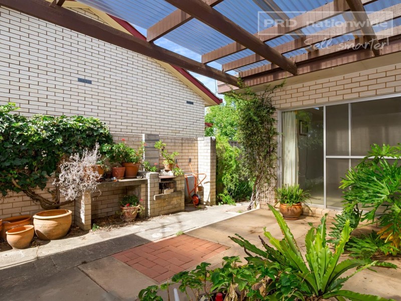 20 Acacia Street, Kooringal NSW 2650