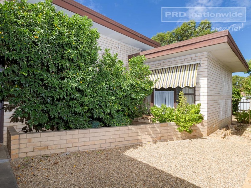 20 Acacia Street, Kooringal NSW 2650
