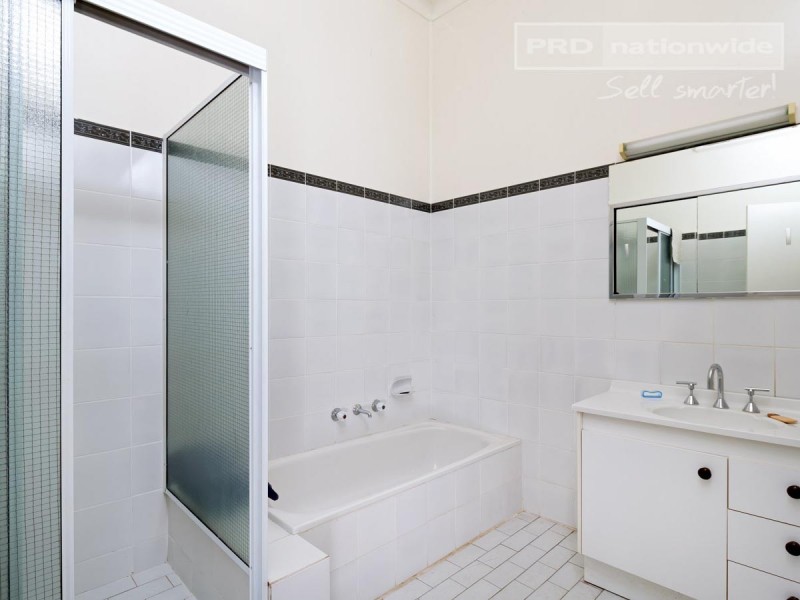 20 Acacia Street, Kooringal NSW 2650