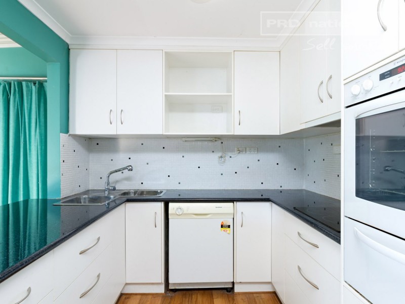 42 Maple Road, Lake Albert NSW 2650