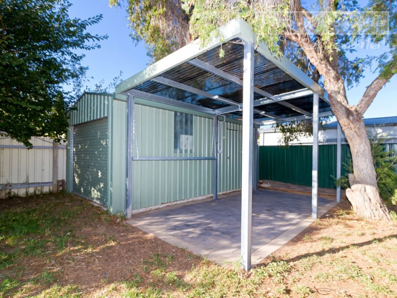 42 Maple Road, Lake Albert NSW 2650