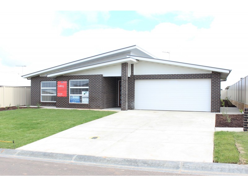 3 Cunjegong Loop, Gobbagombalin NSW 2650