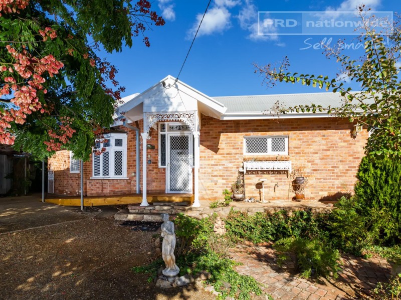 1 Kindra Lane, Turvey Park NSW 2650