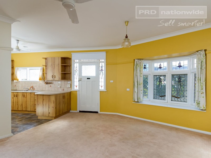 1 Kindra Lane, Turvey Park NSW 2650