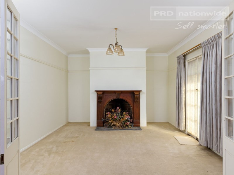 1 Kindra Lane, Turvey Park NSW 2650