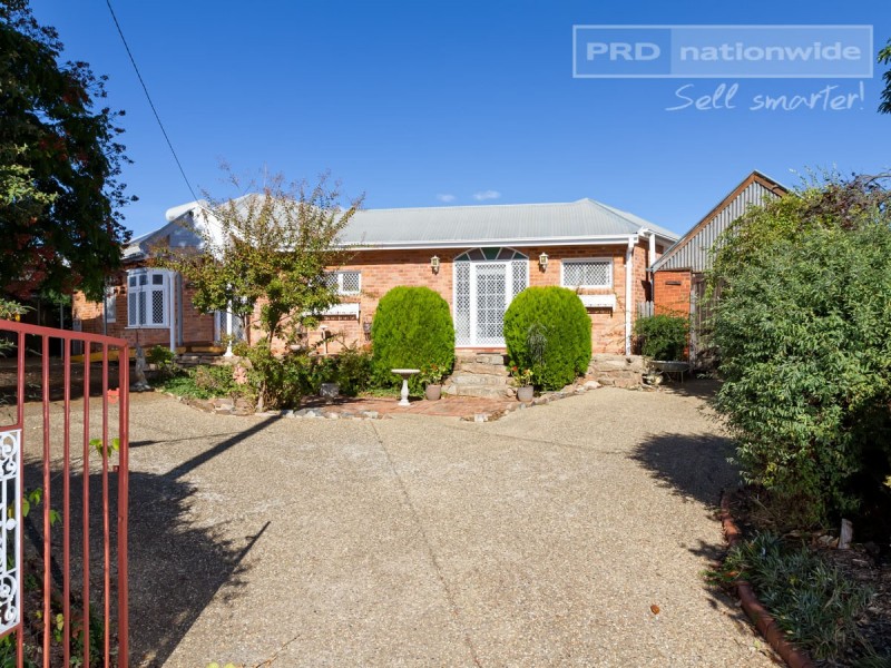 1 Kindra Lane, Turvey Park NSW 2650