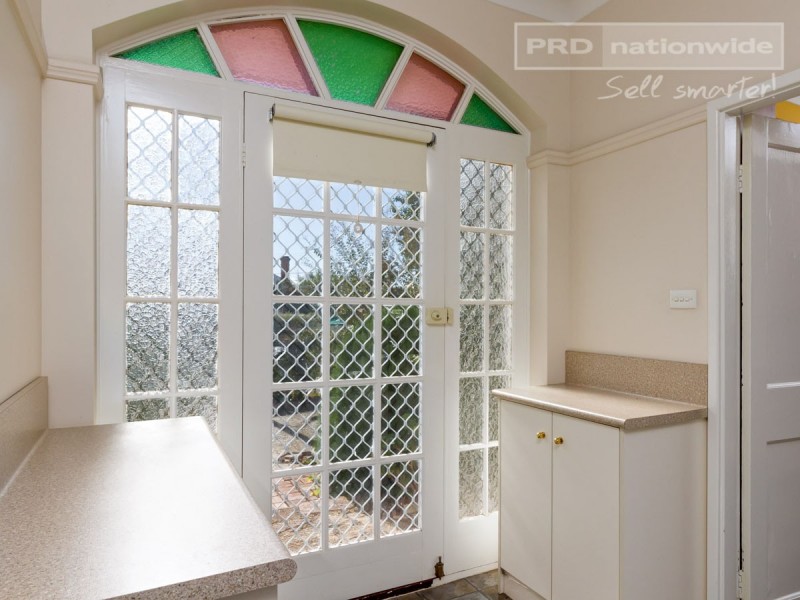 1 Kindra Lane, Turvey Park NSW 2650