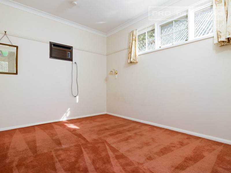 1 Kindra Lane, Turvey Park NSW 2650