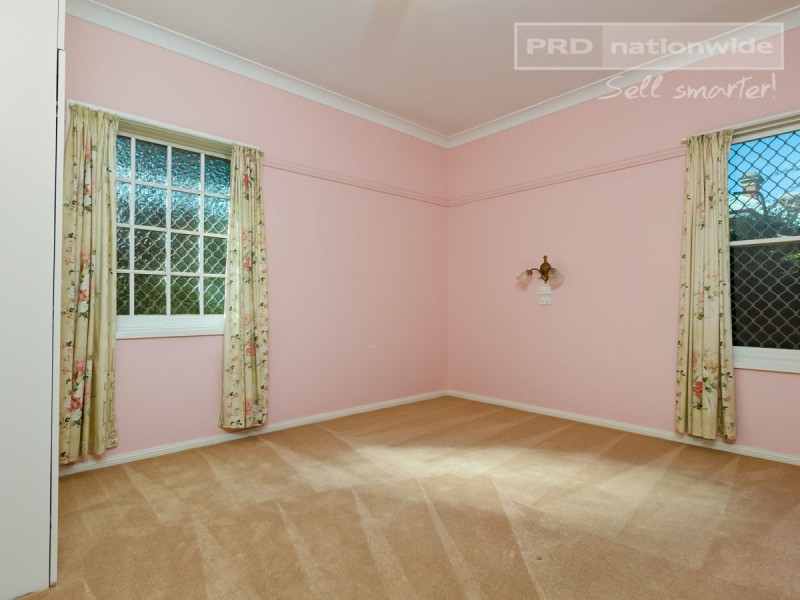 1 Kindra Lane, Turvey Park NSW 2650