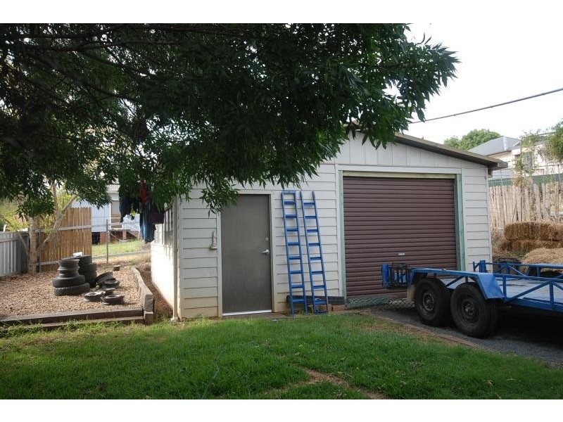 15 Bolger Avenue, Mount Austin NSW 2650