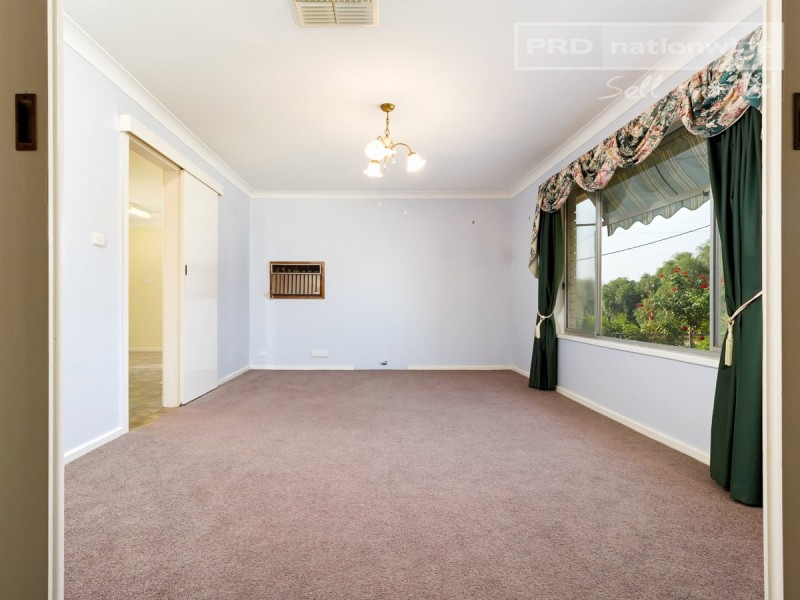 136 Cowabbie Street, Coolamon NSW 2701