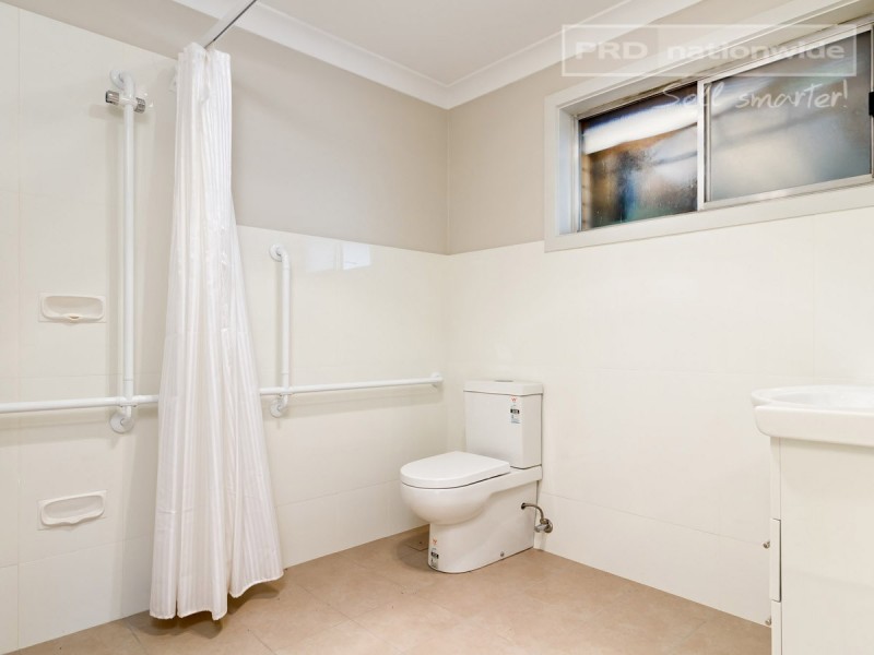 136 Cowabbie Street, Coolamon NSW 2701