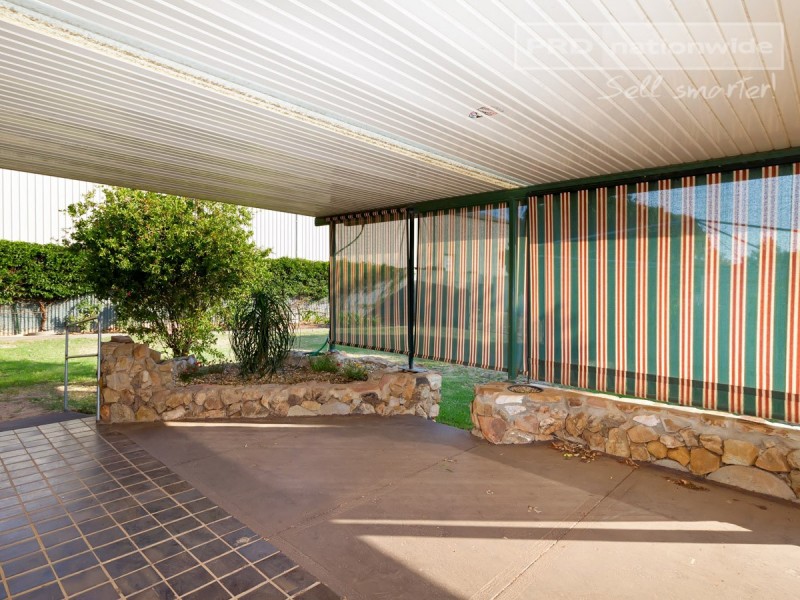 136 Cowabbie Street, Coolamon NSW 2701