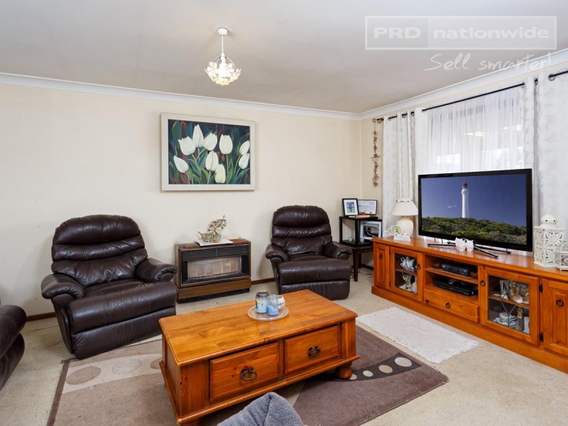 2 Tura Place, Glenfield Park NSW 2650