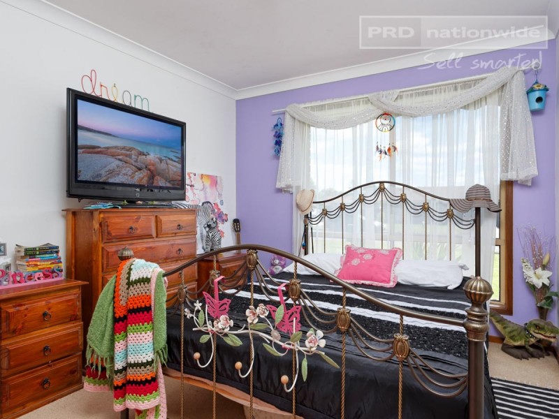 2 Tura Place, Glenfield Park NSW 2650