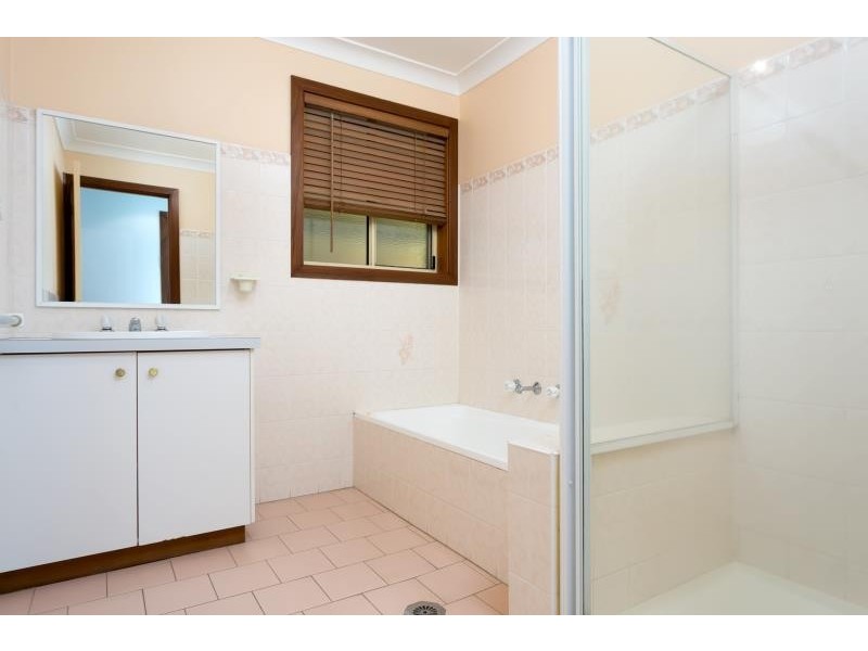 1/89 Dalman Parkway, Glenfield Park NSW 2650