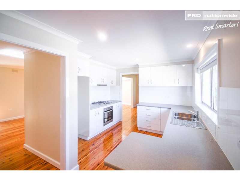 1 Yarrah Street, Kooringal NSW 2650