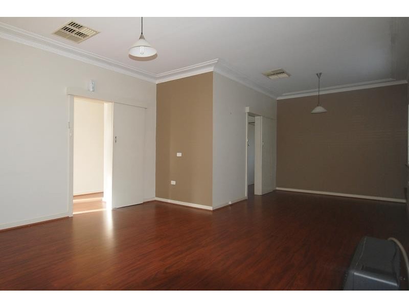 31 Kennedy Avenue, Kooringal NSW 2650