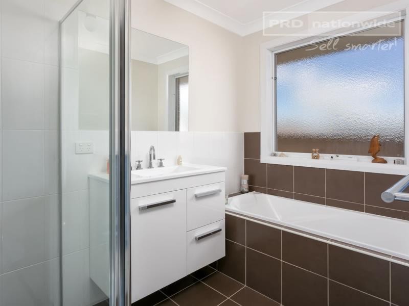 3/2-3 Larra Place, Bourkelands NSW 2650