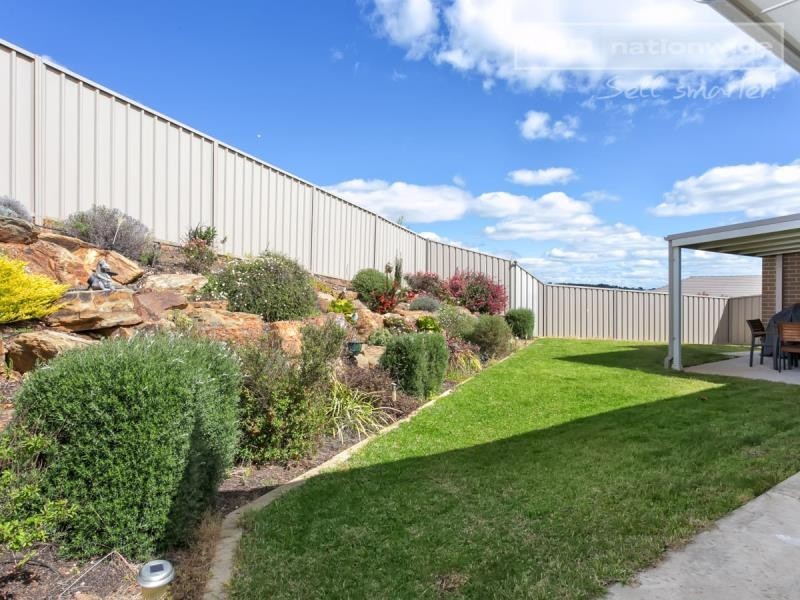 3/2-3 Larra Place, Bourkelands NSW 2650
