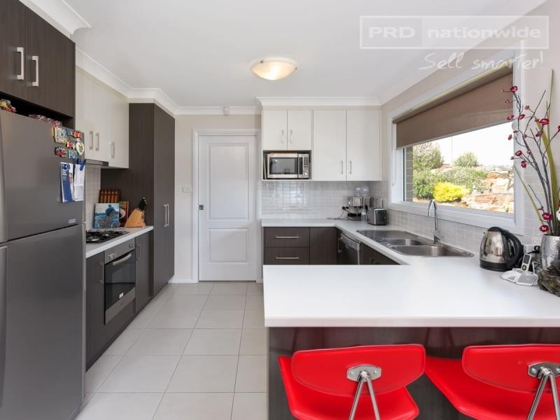 3/2-3 Larra Place, Bourkelands NSW 2650