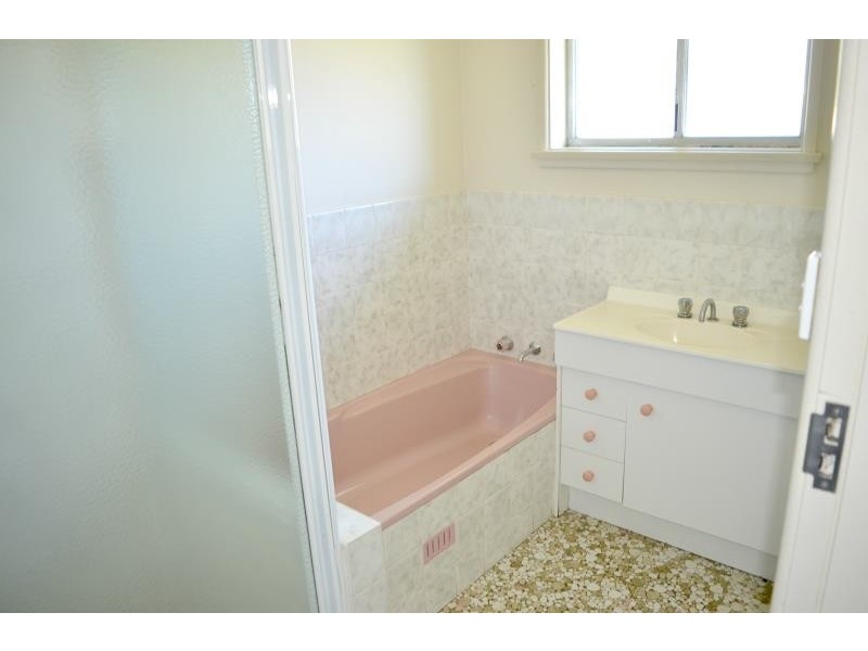 218 Fernleigh Road, Ashmont NSW 2650