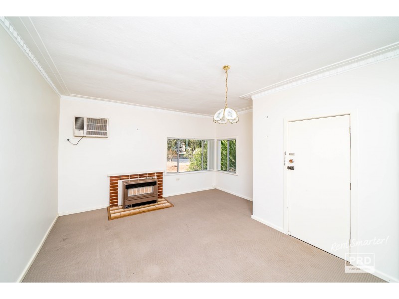 7 Doyle Avenue, Mount Austin NSW 2650