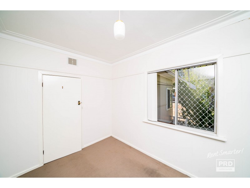 7 Doyle Avenue, Mount Austin NSW 2650