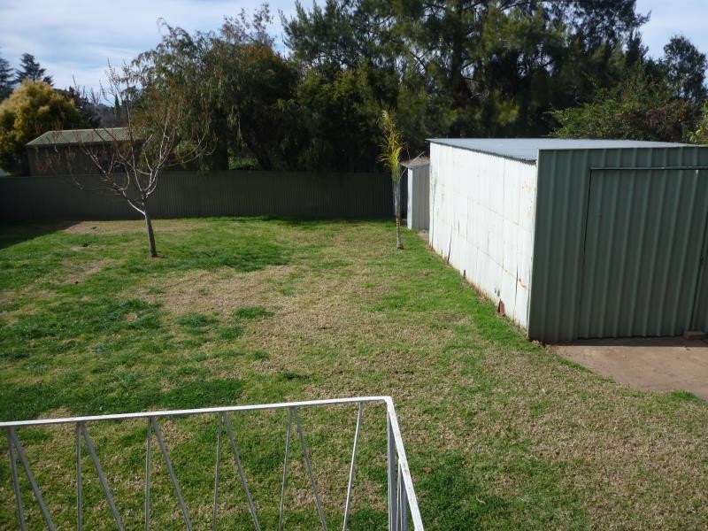 75 Grove Street, Kooringal NSW 2650