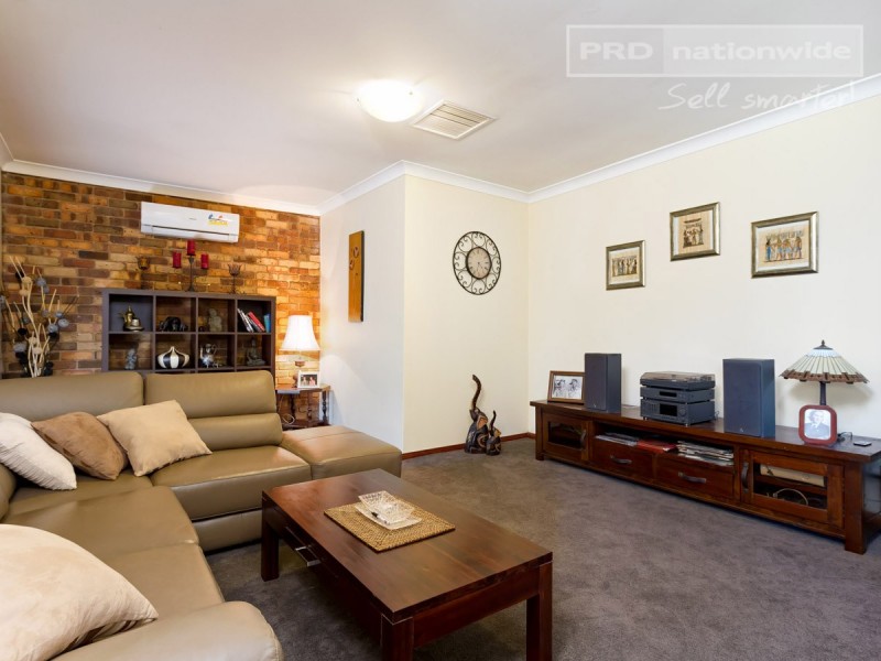 23 Warrambool Crescent, Glenfield Park NSW 2650