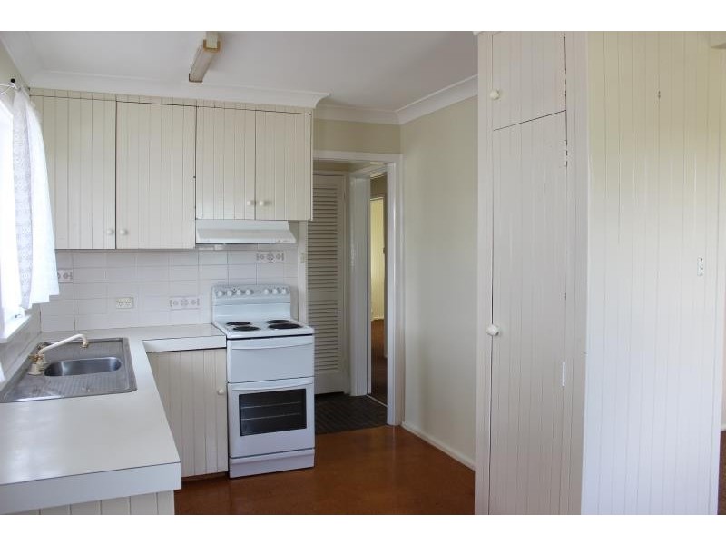 10 Condon Avenue, Mount Austin NSW 2650