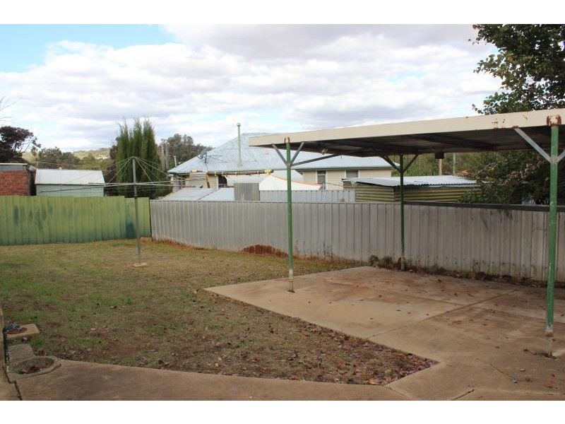 10 Condon Avenue, Mount Austin NSW 2650