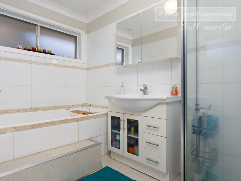 21 Coyne Street, Mount Austin NSW 2650