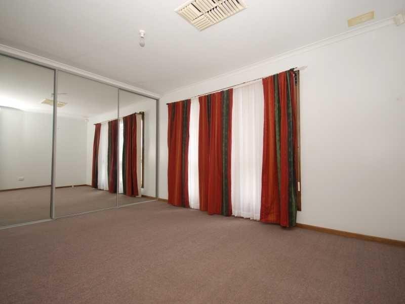 5 Bingham Place, Tolland NSW 2650