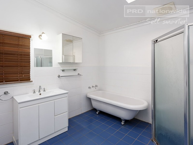 147 Docker Street, Wagga Wagga NSW 2650