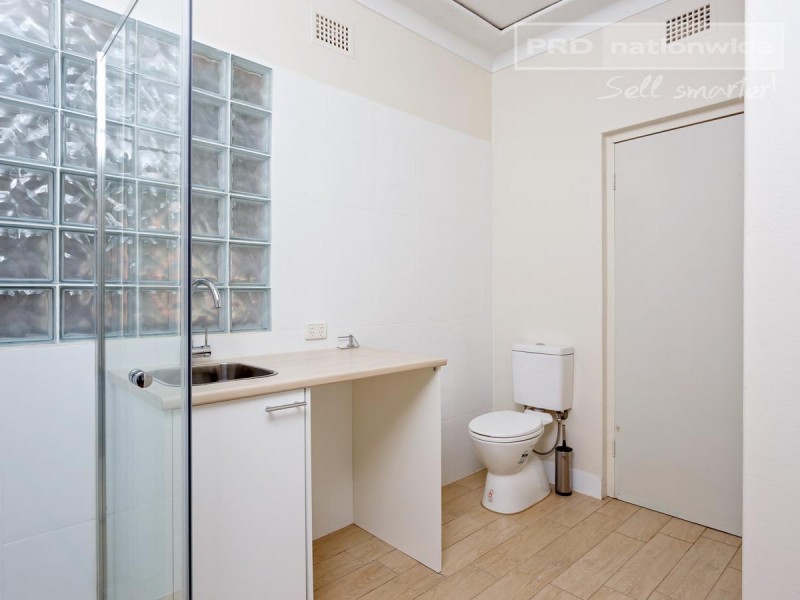 42 Mitchelmore Street, Turvey Park NSW 2650